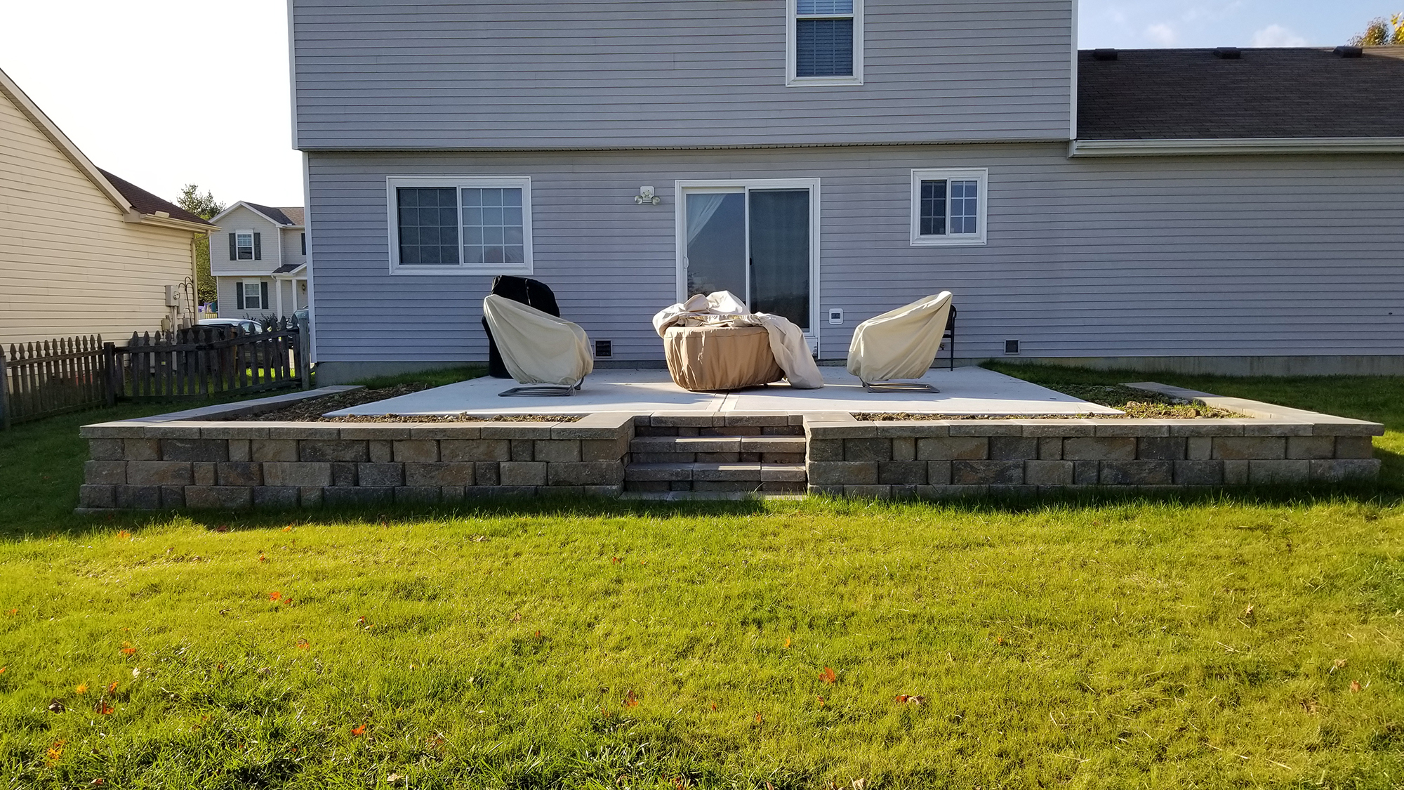 retaining wall on the back patio