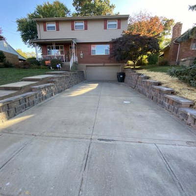 Driveway retaining wall